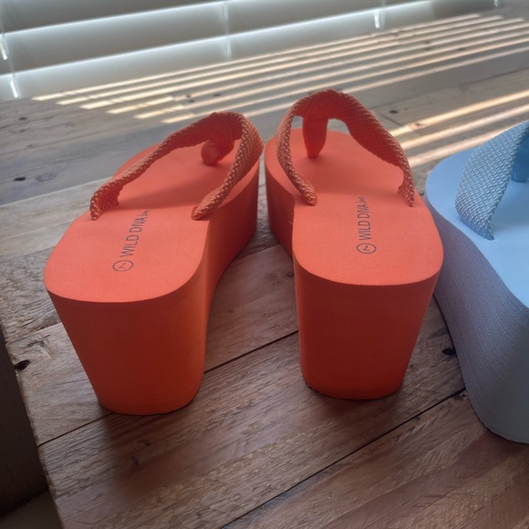 Set of 2 Pairs- Platform Flip Flops - Picture 7 of 8